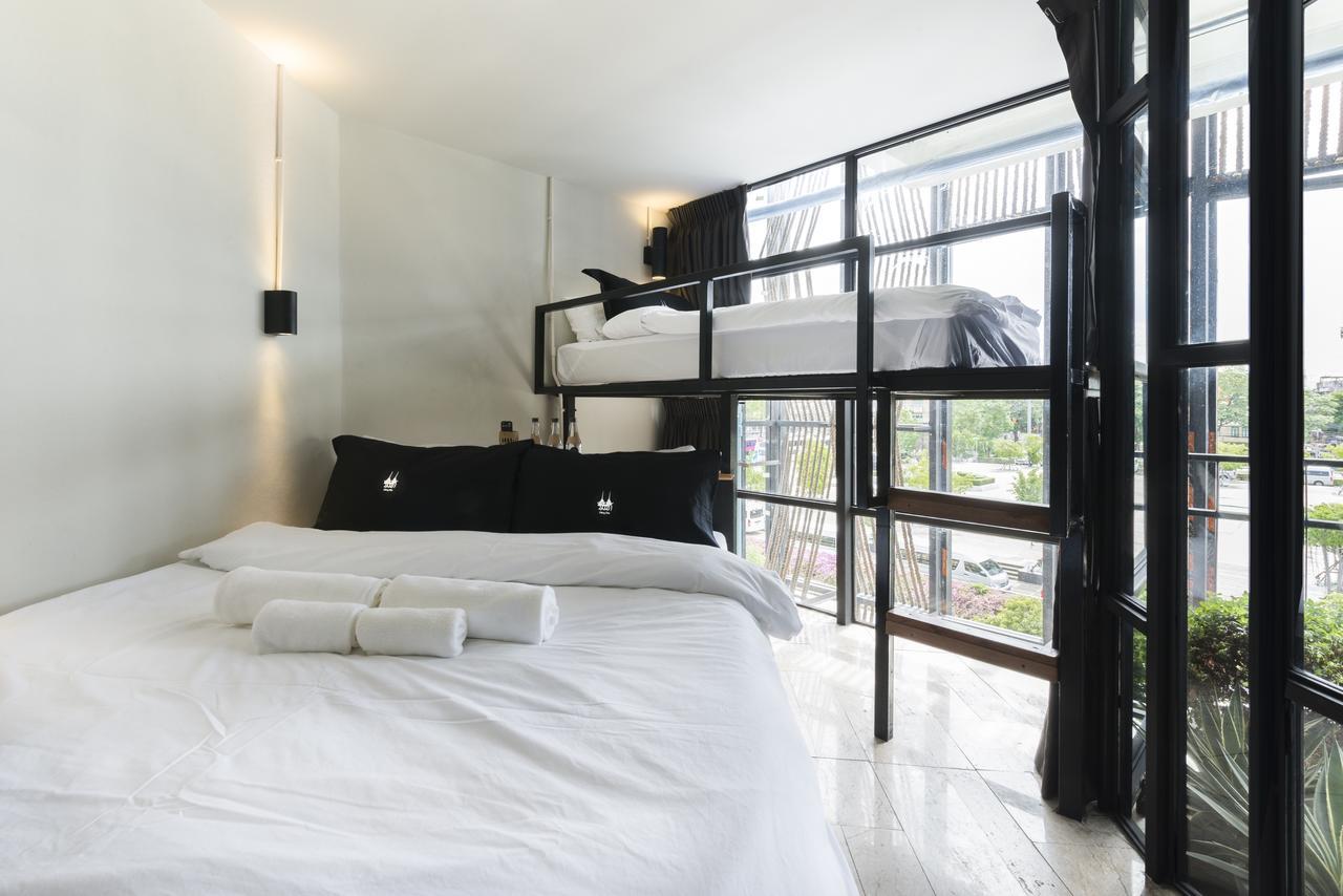Chingcha Bangkok Hostel Ngoại thất bức ảnh