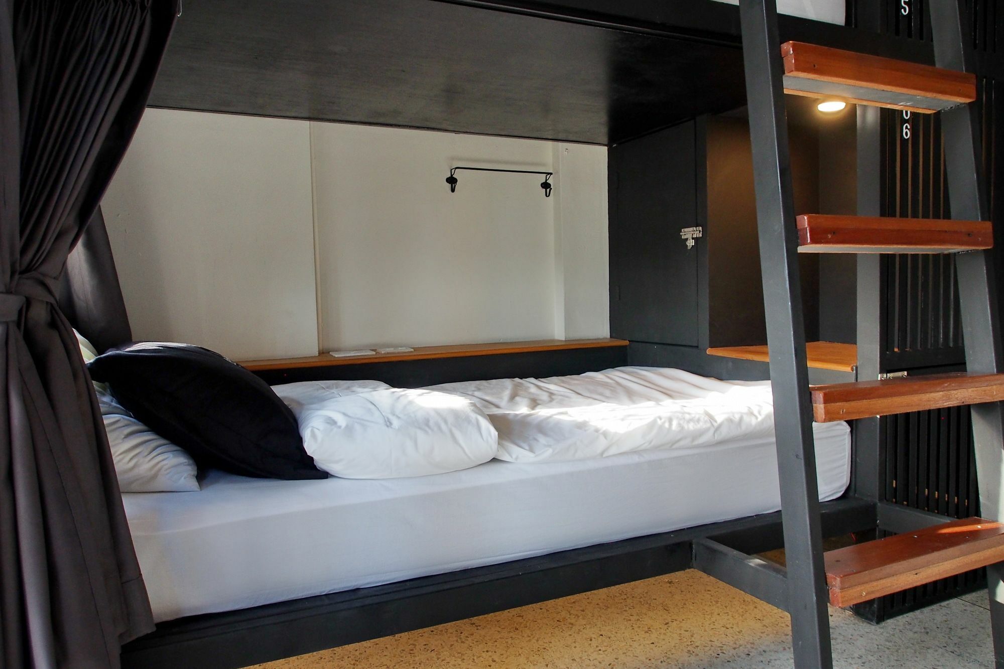 Chingcha Bangkok Hostel Ngoại thất bức ảnh